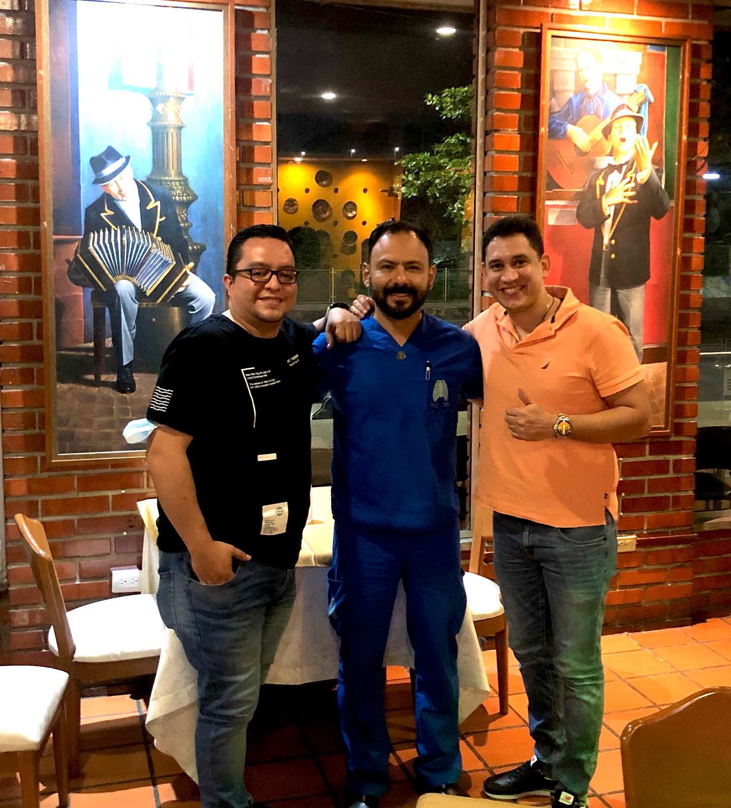 AMIGOS DE VIDA! Gracias , #sobreviviendoalosresidentes @juanpinerez @ogod31  @intorax