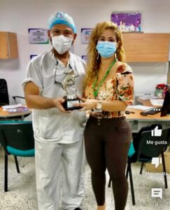 “ES UN PREMIO PARA TODOS LOS COMPAÑEROS DEL HUEM EN ESTE AÑO DE PANDEMIA DONDE HEMOS ENFRENTADO UNA NUEVA REALIDAD EN LA HUMANIZACIÓN…NO PODER VERNOS Y HABLARNOS, DISTANCIARNOS, CUBRIRNOS… EL PRINCIPIO DEL ACTO MÉDICO ES EL TRATO HUMANO…GRACIAS!!!” M.Q. 2021 @intorax.cucuta <a href="https://www.facebook.com/hashtag/intorax?__eep__=6&__cft__[0]=AZWObSc8ukOcjI6UfPFPGsLOibbICCgePhFeVfit5-p1hMFQX-r1R7UFA5DqiRgWiYD6vT_8AVAehPGp5zPBJxGVo8DYUV5svhfHY_FxEHGvtmsSu3_CAtO1PFqal6Ab--zpZka9JtQ1UG4uSOpjrKWKvVgh7WLSse4iQEO5kK_1rw&__tn__=*NK-R">#intorax</a>+