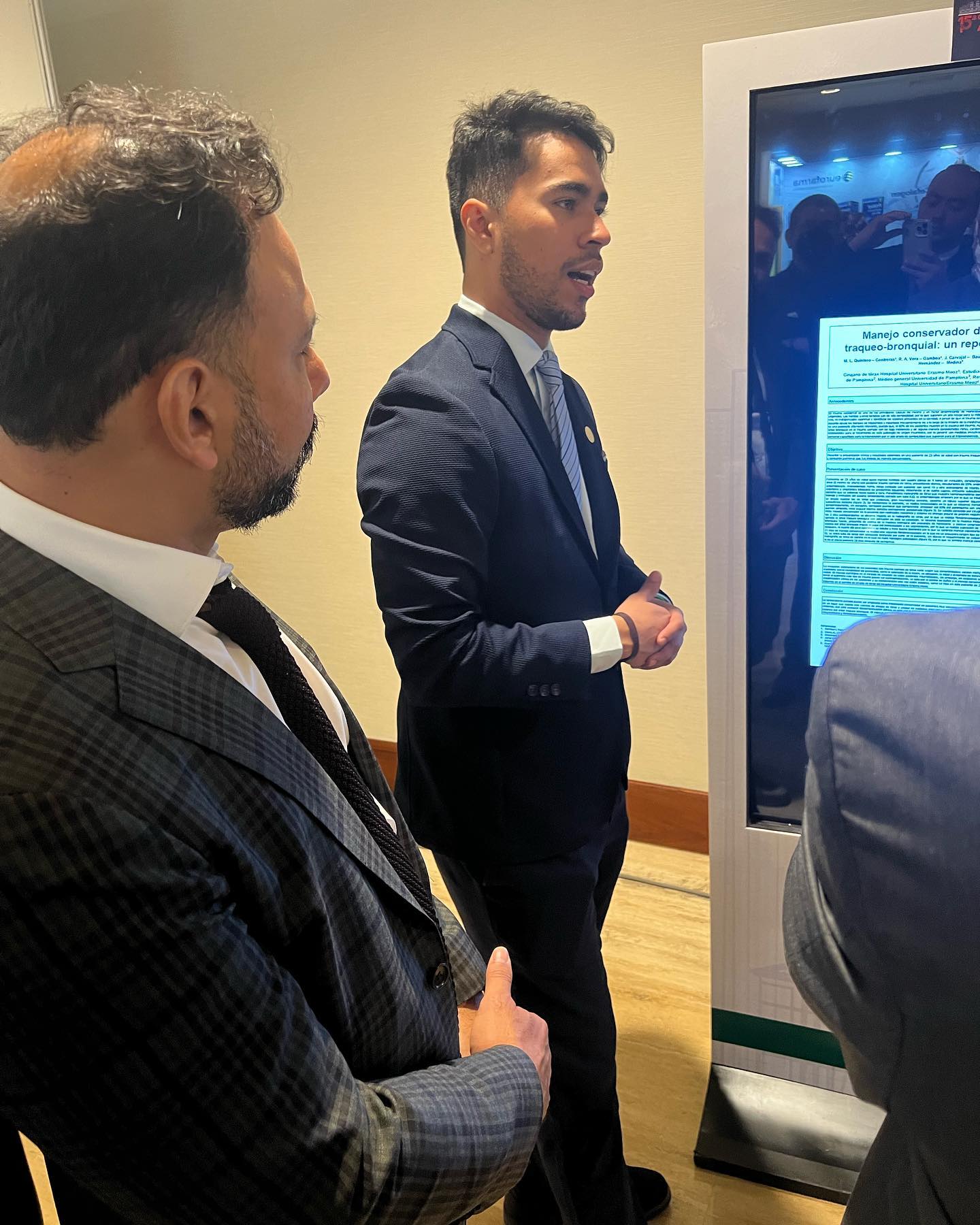 Exaltamos la Participación en el Congreso ALAT 2022 (Asociación latinoamericana de tórax), desarrollado en Lima Perú, liderado por el Cirujano de Torax Marcel Leonardo Quintero @quintero.marcel y El Estudiante de XII Semestre de la Universidad de Pamplona e Interno Rotario II Jeremías Carvajal @jecarv, en la modalidad de trabajo libre con diversos casos de patología quirúrgica torácica, ante pares académicos internacionales sumamente importantes para la Cirugía de Tórax a nivel mundial. Trabajando incansablemente por desarrollo académico y reconocimiento de nuestra región.