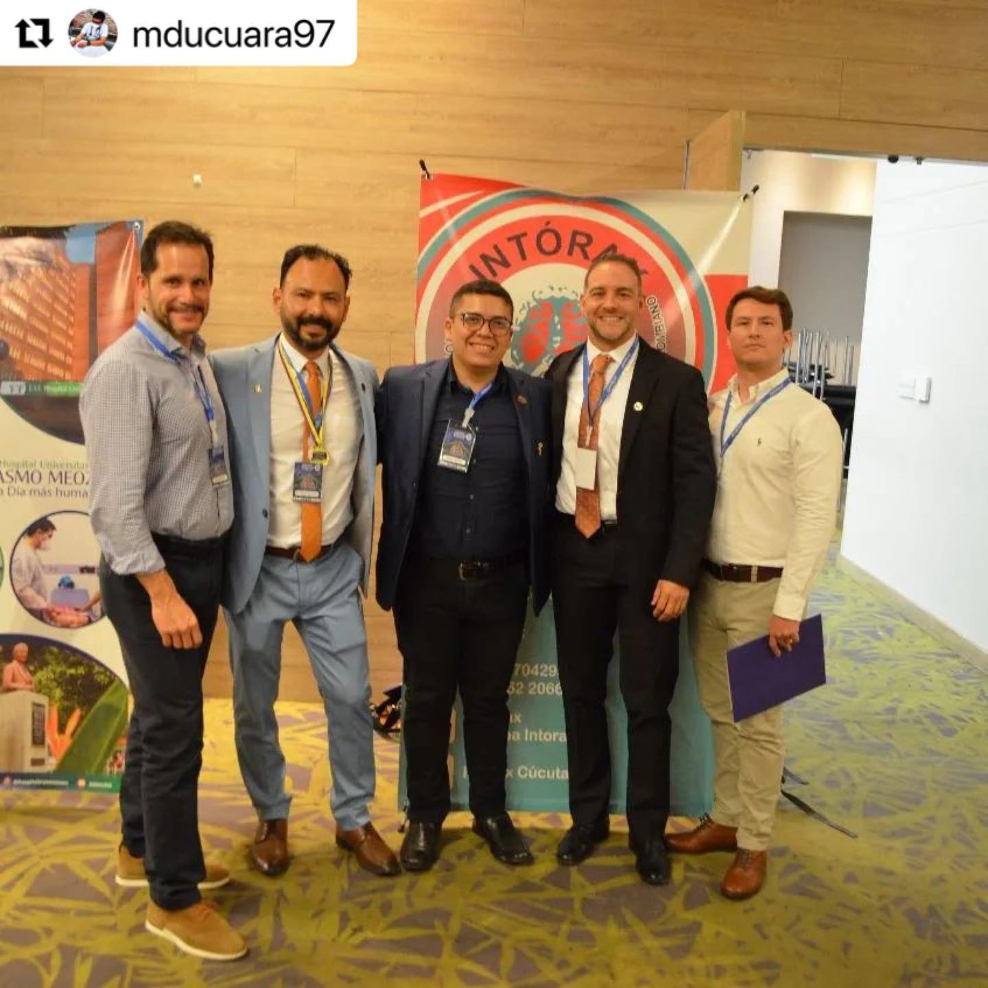 El pasado sábado 28 de enero tuvimos el placer de desarollar nuestro III Simposio INTÓRAX, I de Oncologia Torácica. La oportunidad de compartir escenario y temas con grandes ponentes cómo @quintero.marcel @ralph_8608 @cirujanosdetorax @dr.juancarlosvaron @ricardoplazp ayudo a fortalecer nuestro súper poder, el conocimiento